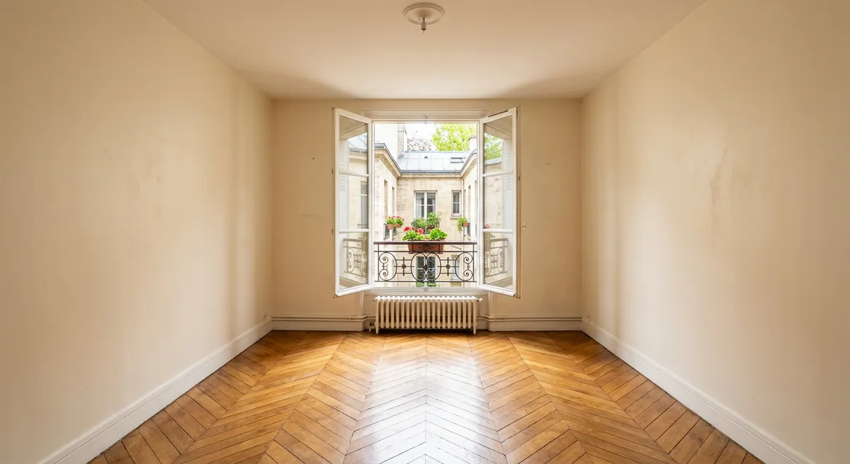 Salon vide d'un appartement